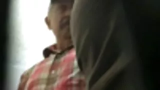 گیلے کام کی جانچ پڑتال ایک دوسرے کے مقعد سوراخ کے سکس خانوادگی خارجی ساتھ دستانے انگلیاں